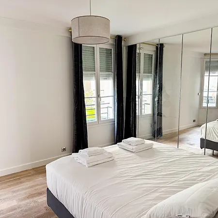 Concorde Champs Elysees- 3 Pieces Apartment Paris